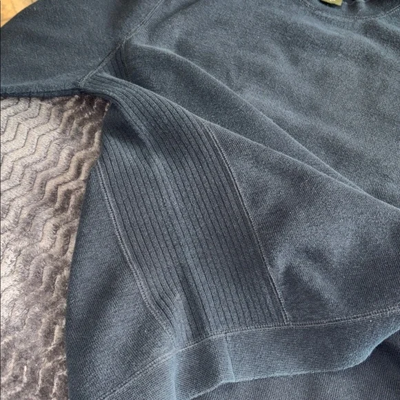 Eddie Bauer Men's Crewneck Sweater in black with Red Trim large tall, green tag - Picture 8 of 11